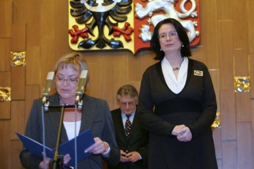 Slavnostní předání obecních symbolů v Poslanecké sněmovně